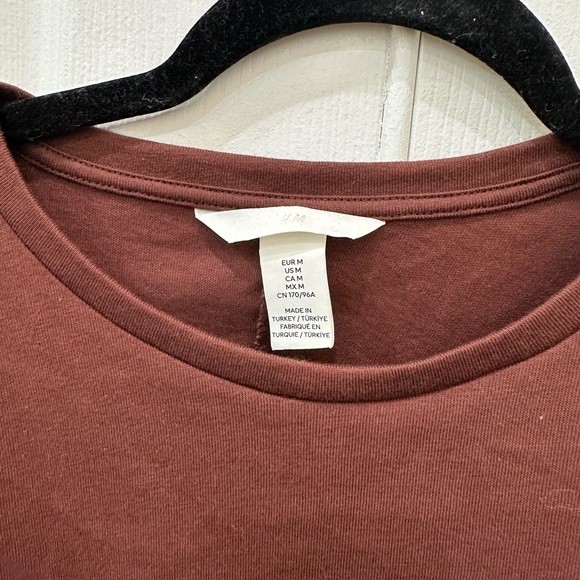 New! H&M Twist Detail T-shirt, Brown, Medium - Picture 7 of 9